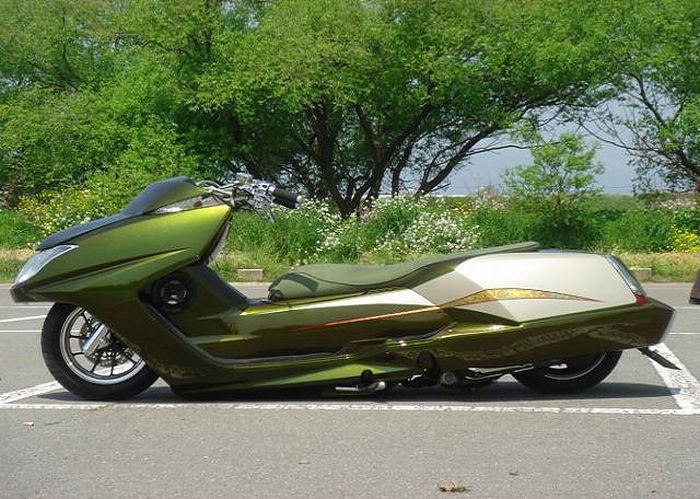Custom Scooters from Japan (30 pics)