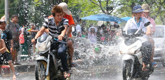 The Festival of Water in Thailand (22 pics)
