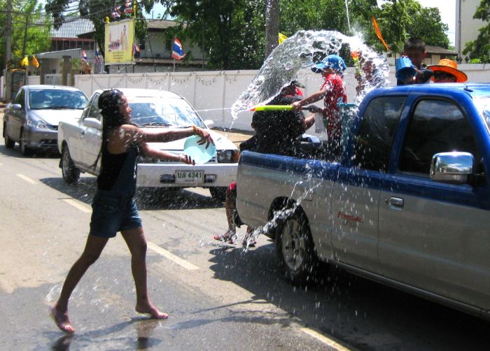 The Festival of Water in Thailand (22 pics)