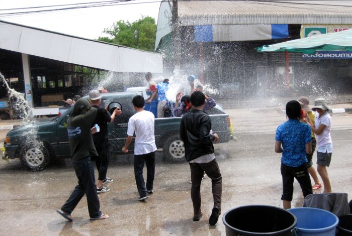 The Festival of Water in Thailand (22 pics)