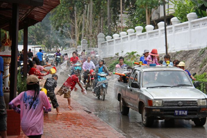 The Festival of Water in Thailand (22 pics)