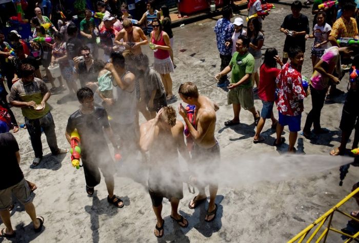 The Festival of Water in Thailand (22 pics)