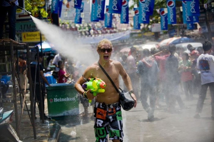 The Festival of Water in Thailand (22 pics)