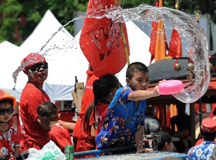 The Festival of Water in Thailand (22 pics)
