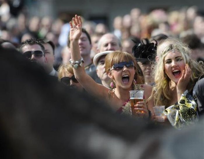 The Grand National Race in Liverpool (23 pics)