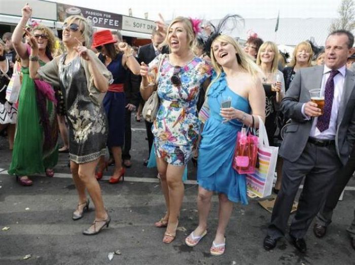 The Grand National Race in Liverpool (23 pics)