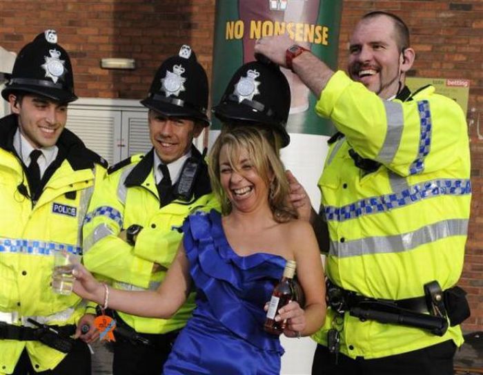 The Grand National Race in Liverpool (23 pics)