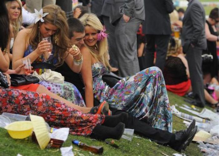 The Grand National Race in Liverpool (23 pics)