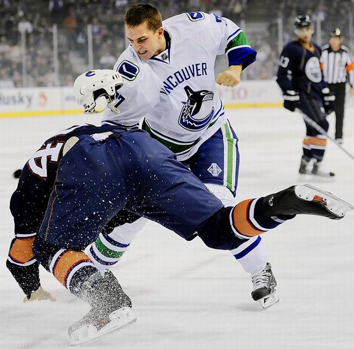 NHL's Toughest Fighters (10 pics)