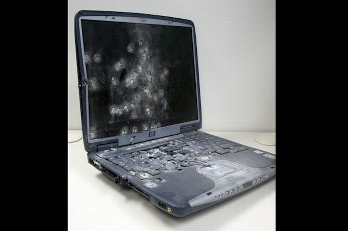 Trashed Laptops (15 pics)