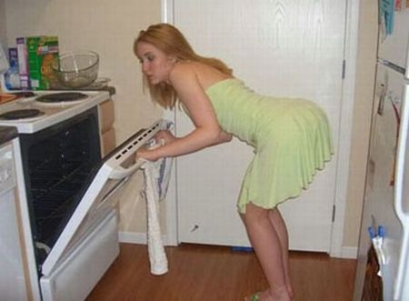 Houseworking Cuties (34 pics)
