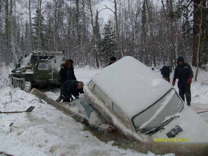 Ice Driving Fail (5 pics)