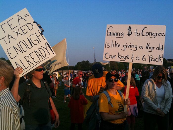 The Dumbest Tax Day Signs (38 pics)