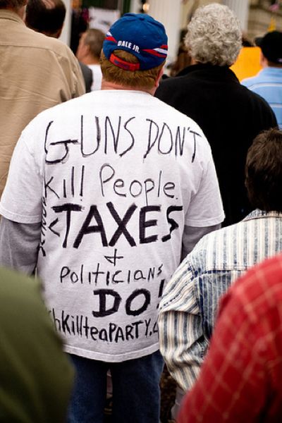 The Dumbest Tax Day Signs (38 pics)