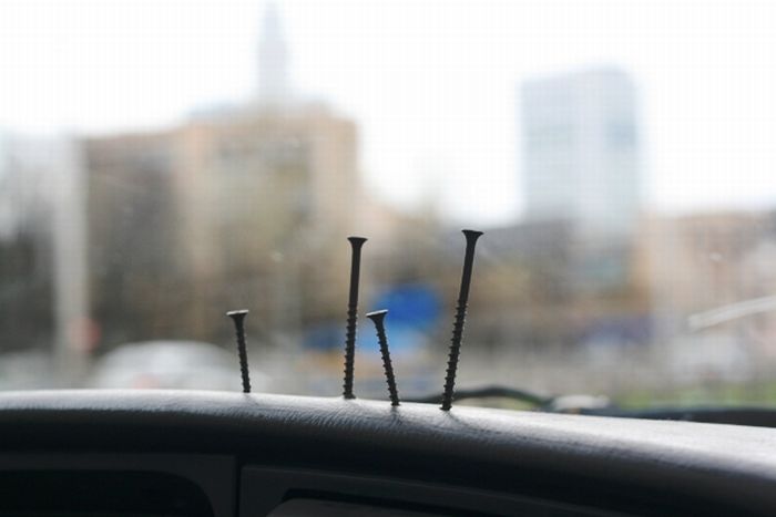 The Cheapest GPS Navigation Holder Ever (2 pics)