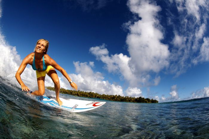 Surfing Girls (12 pics)