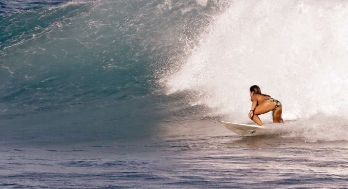 Surfing Girls (12 pics)