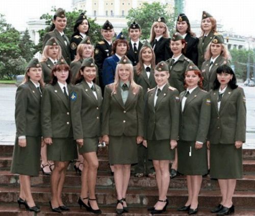 Hot Women in Uniform (40 pics)