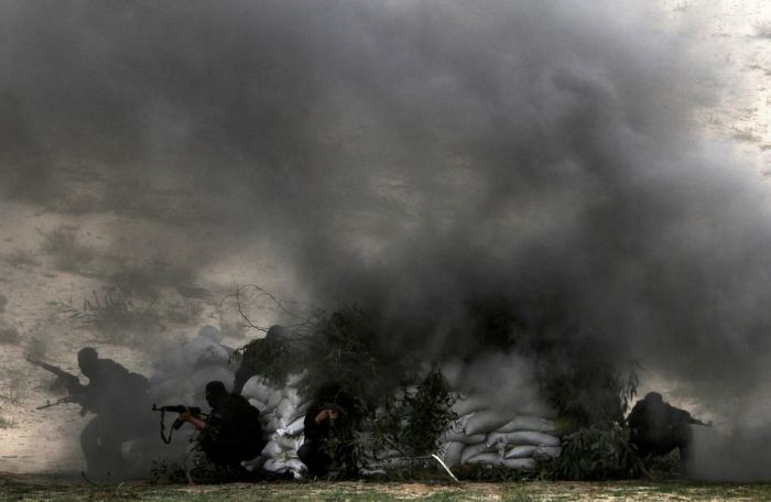 Palestinian Militants at Training (15 pics)