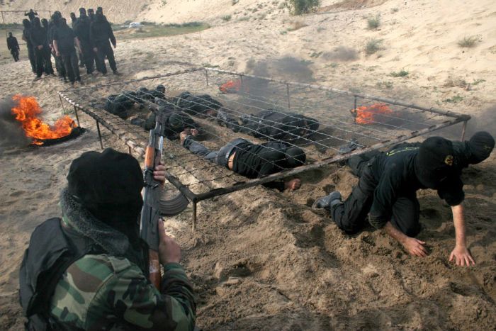 Palestinian Militants at Training (15 pics)