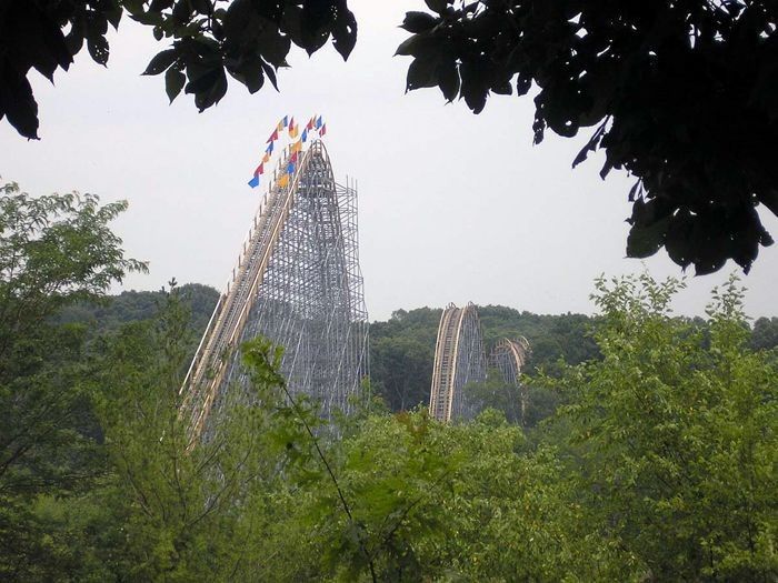 The Scariest Rollercoasters (16 pics)