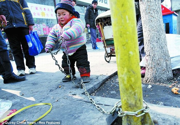 Tied Up Chinese Toddlers (6 pics)