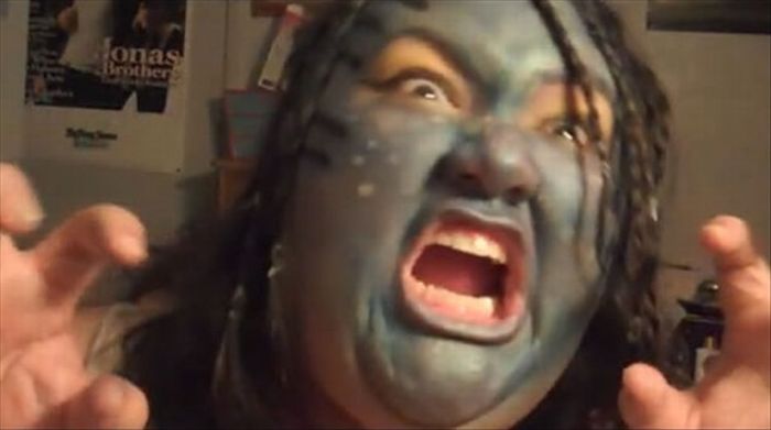 Avatar Fans (23 pics)