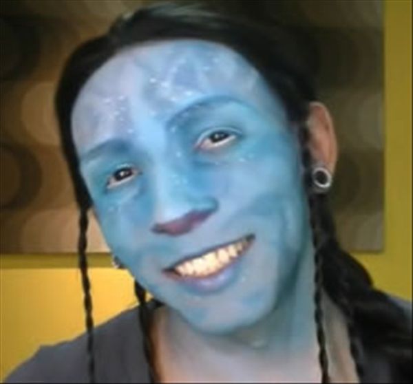 Avatar Fans (23 pics)