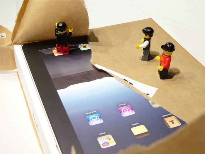 iPad Unpacking (21 pics)