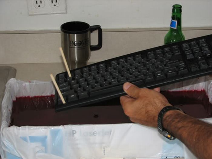 Jelly Keyboard Prank (20 pics)