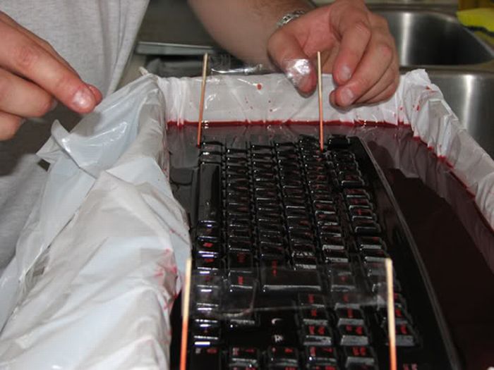 Jelly Keyboard Prank (20 pics)