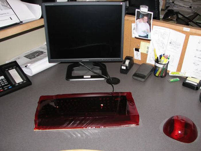 Jelly Keyboard Prank (20 pics)