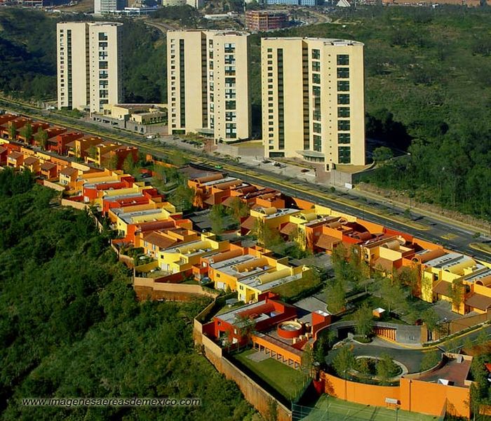 Amazing Aerial Photographs of Mexico City (78 pics)
