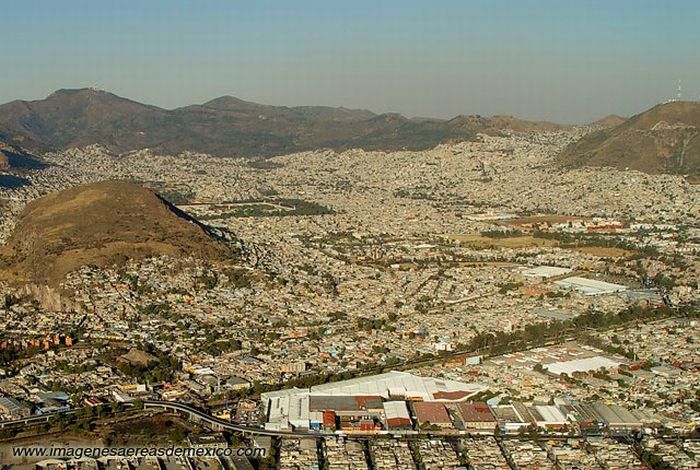 Amazing Aerial Photographs of Mexico City (78 pics)