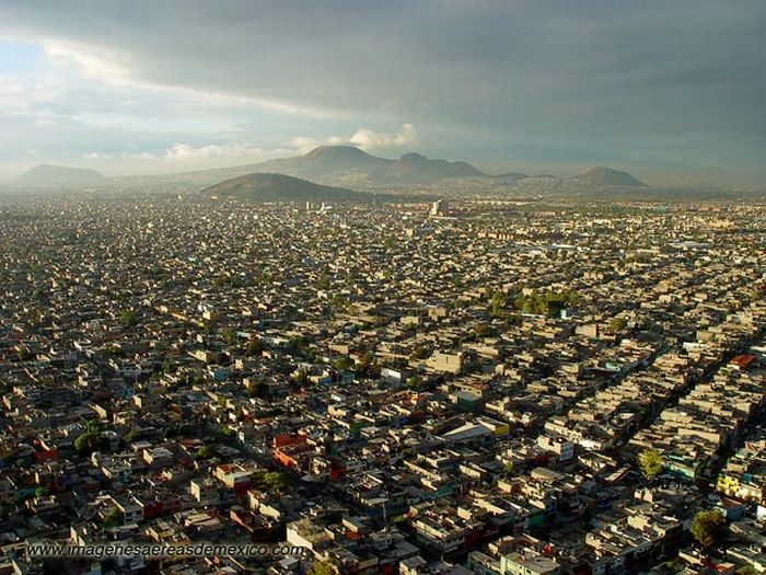 Amazing Aerial Photographs of Mexico City (78 pics)