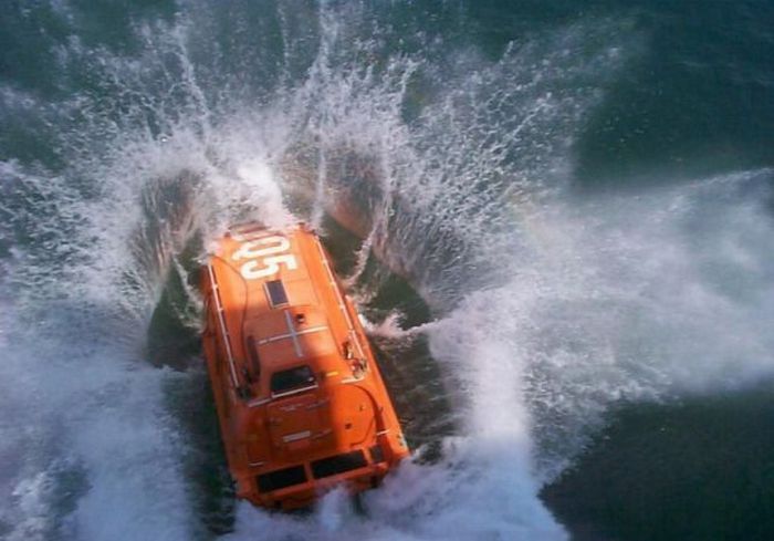freefall lifeboat