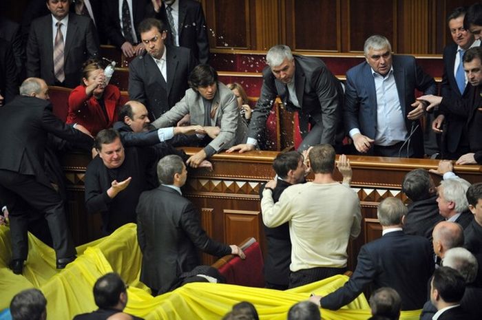 Mass Fight in the Parliament of Ukraine (35 pics + 3 video)