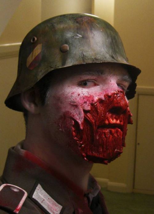 Realistic Zombie Costumes (12 pics)