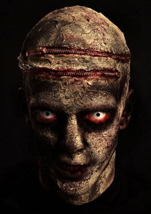 Realistic Zombie Costumes (12 pics)