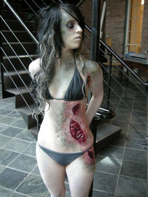 Realistic Zombie Costumes (12 pics)