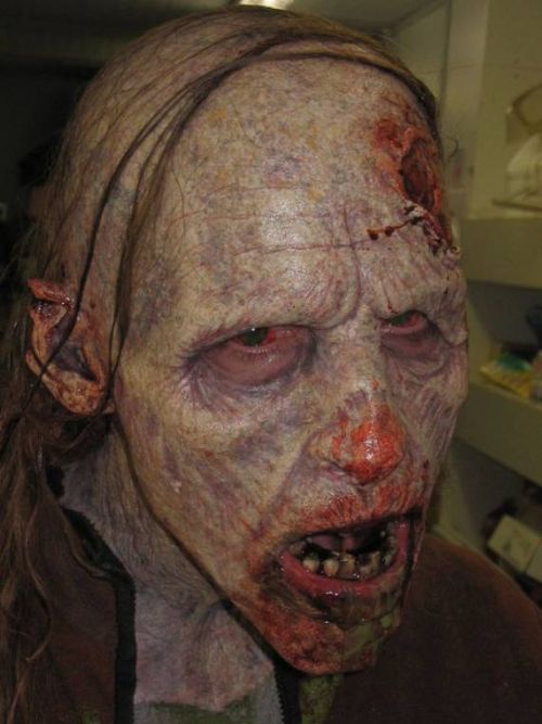 Realistic Zombie Costumes (12 pics)