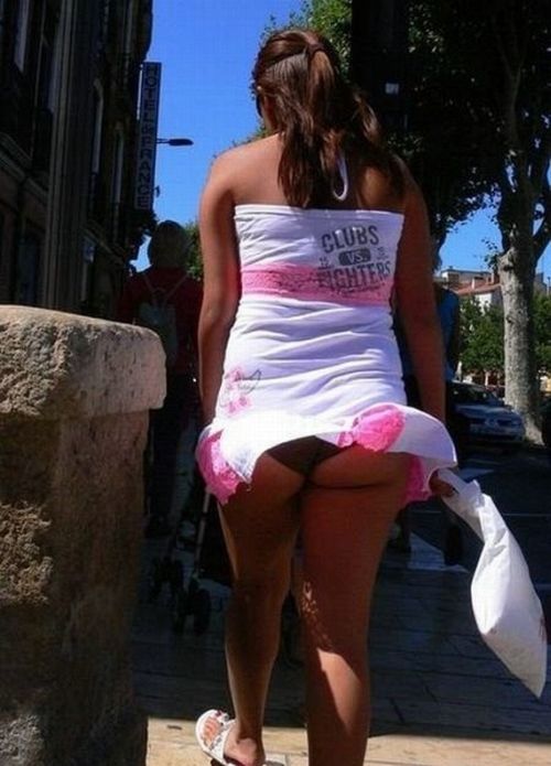 Why Girls in Skirts Hate Wind (60 pics)