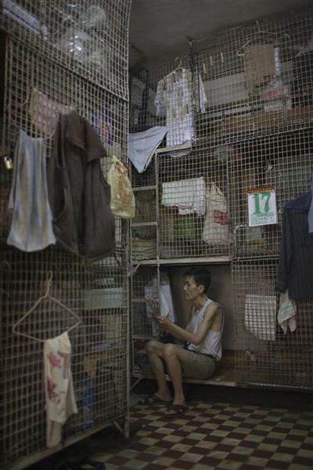 The Life of Homeless People in Hong Kong (18 pics)