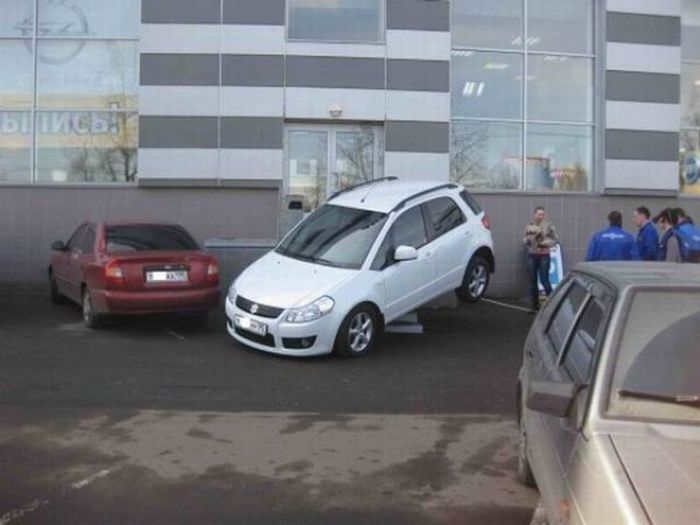 Blond Girl Parking Attempt (5 pics)