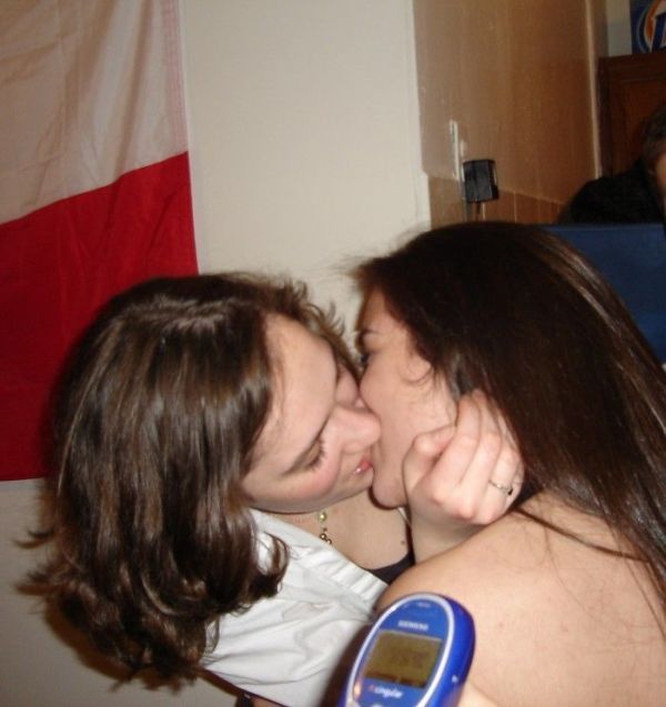 Young Teen Girls Licking Each Other