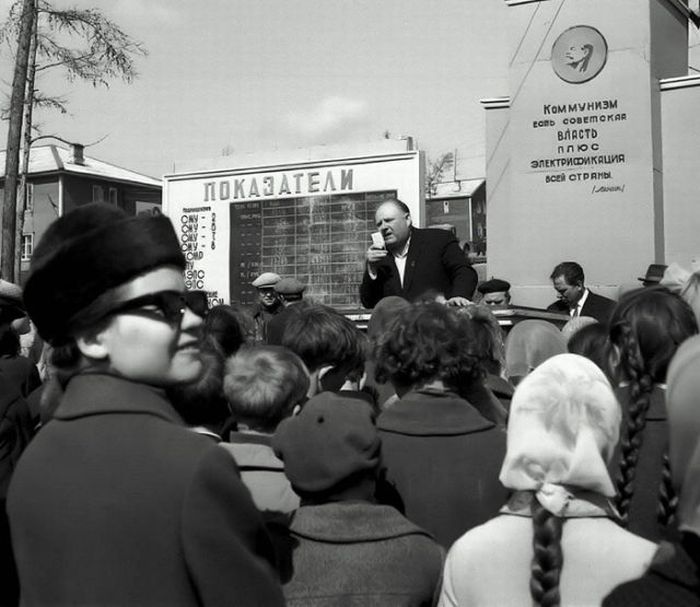 The Life of Soviet People (124 pics)