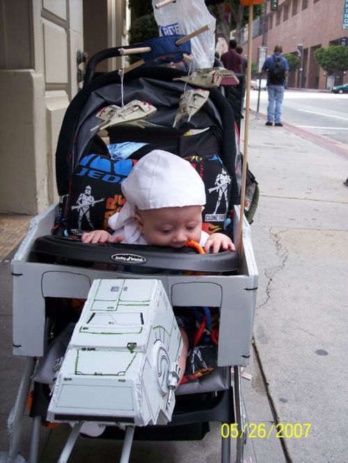 AT-AT Imperial Walker Stroller (10 pics)