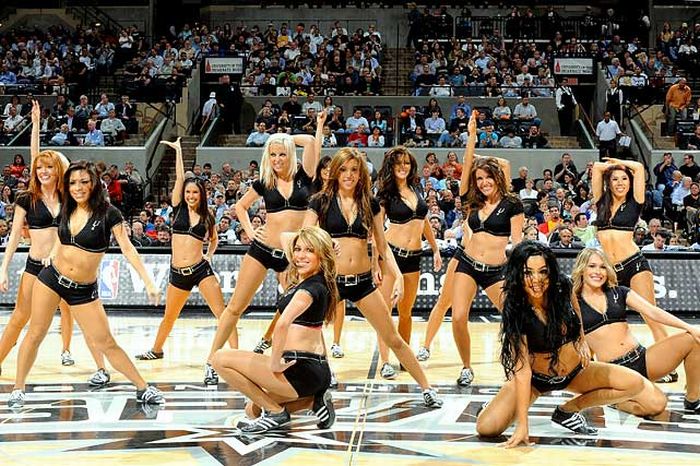 NBA Playoff Dancers (32 pics)