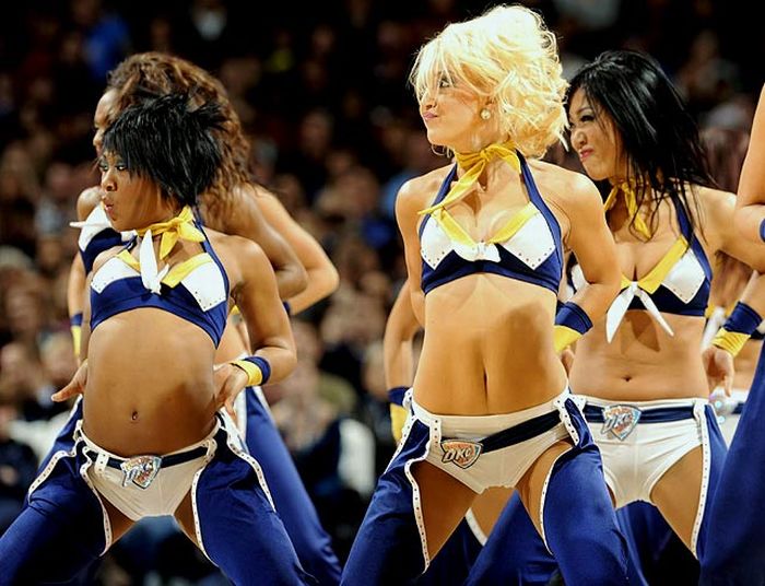 NBA Playoff Dancers (32 pics)