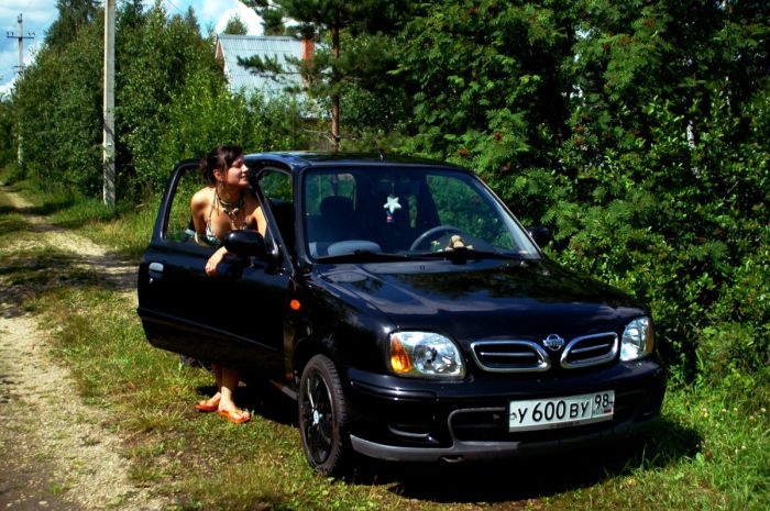 Russian Girls and Cars (50 pics)